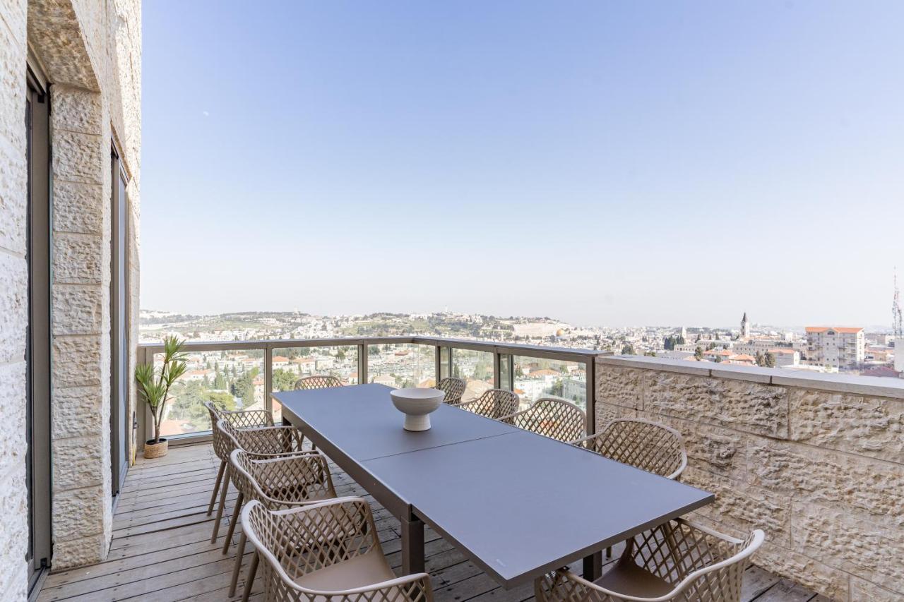 The Haneviim Court - Isrentals Jerusalem Exteriör bild