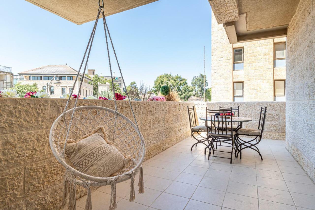 The Haneviim Court - Isrentals Jerusalem Exteriör bild